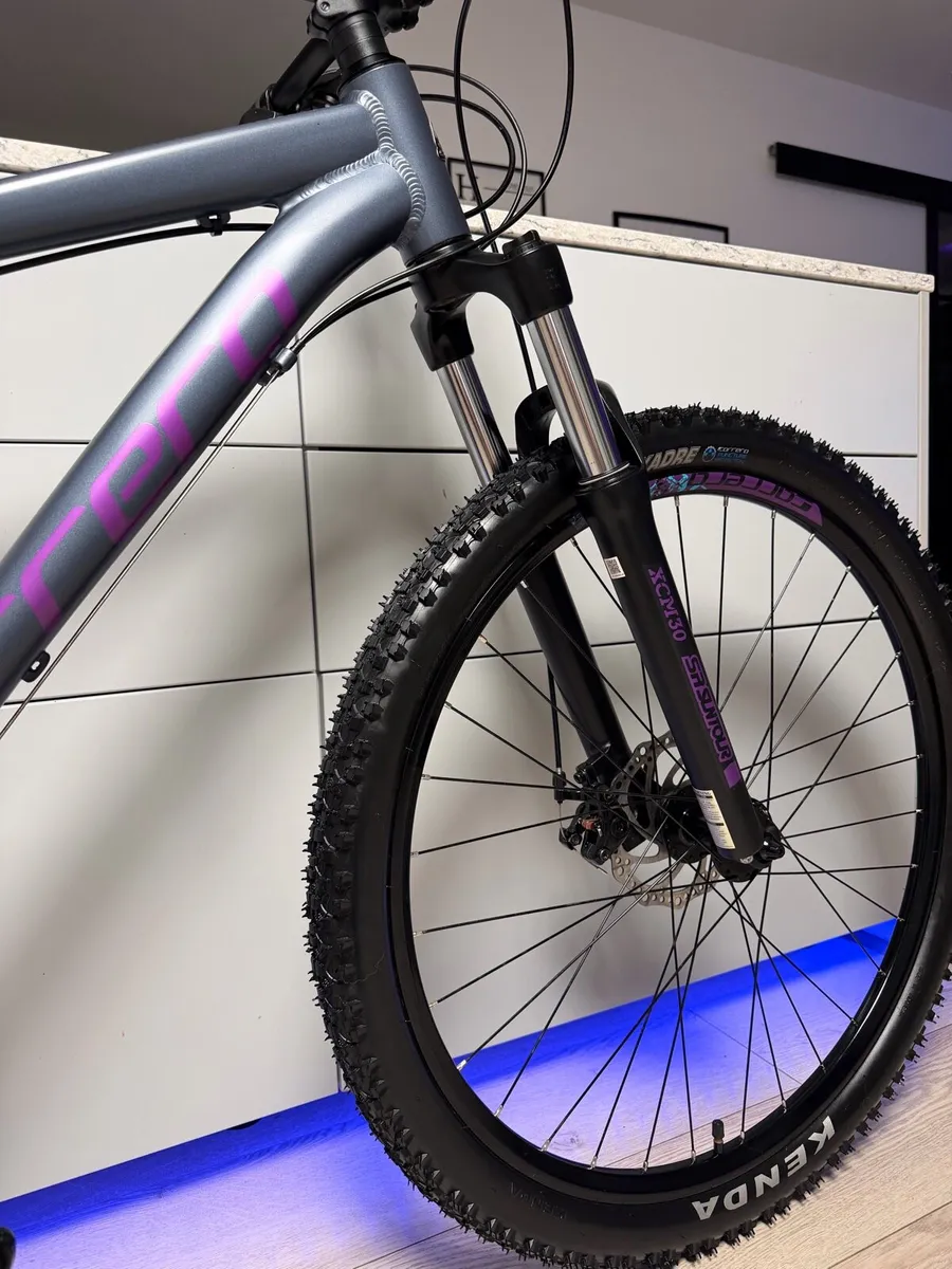 Carrera Vengeance Bike (Like NEW) - Image 3