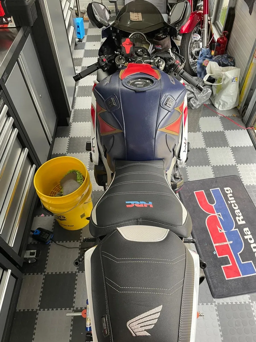CBR1000 Fireblade many extras - Image 3