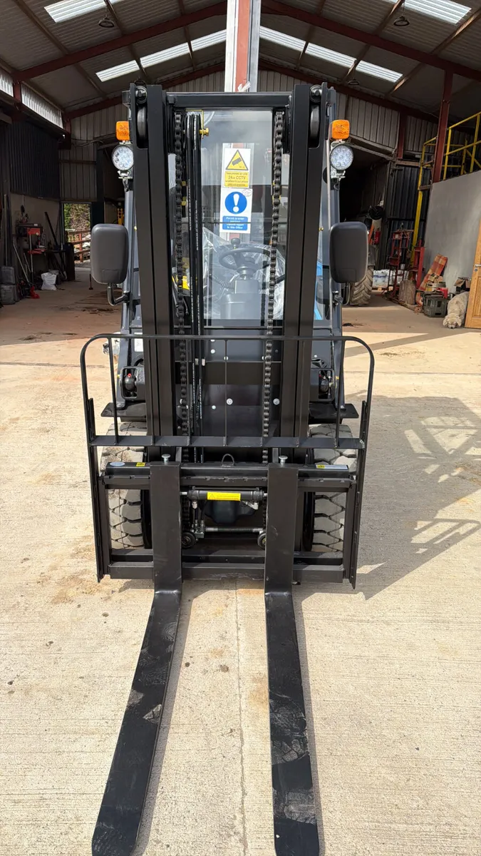 3T Forklift for SELF DRIVE HIRE - Image 2