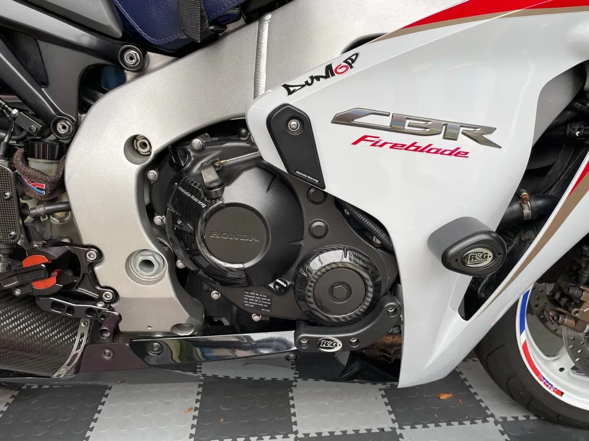 CBR1000 Fireblade many extras - Image 4