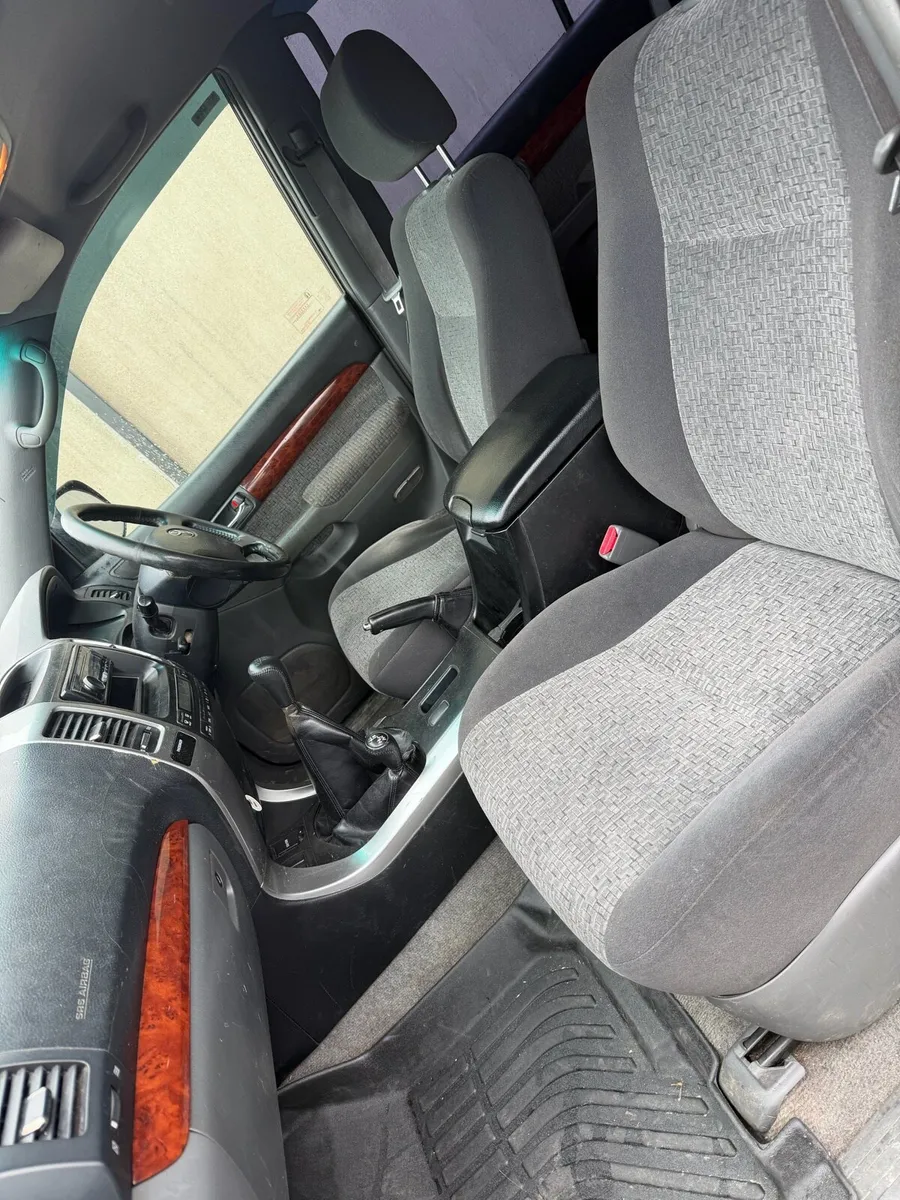 Landcruiser 5 Seater Commercial - Image 3