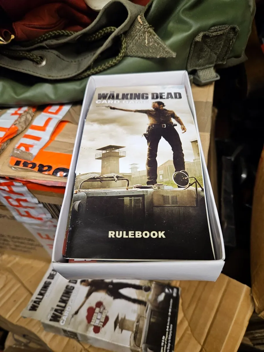 Walking Dead Card Game - Image 2