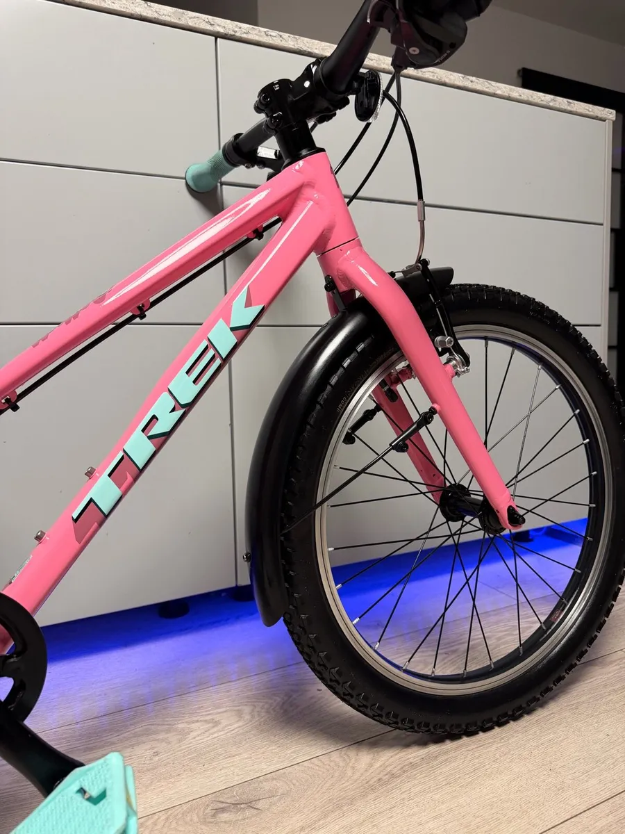 TREK Wahoo Path Kids Bike 20 inch (Like NEW) - Image 3