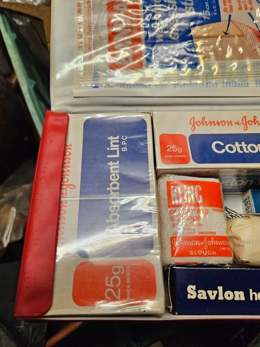 Vintage Johnson and Johnson First Aid Kit - Image 4