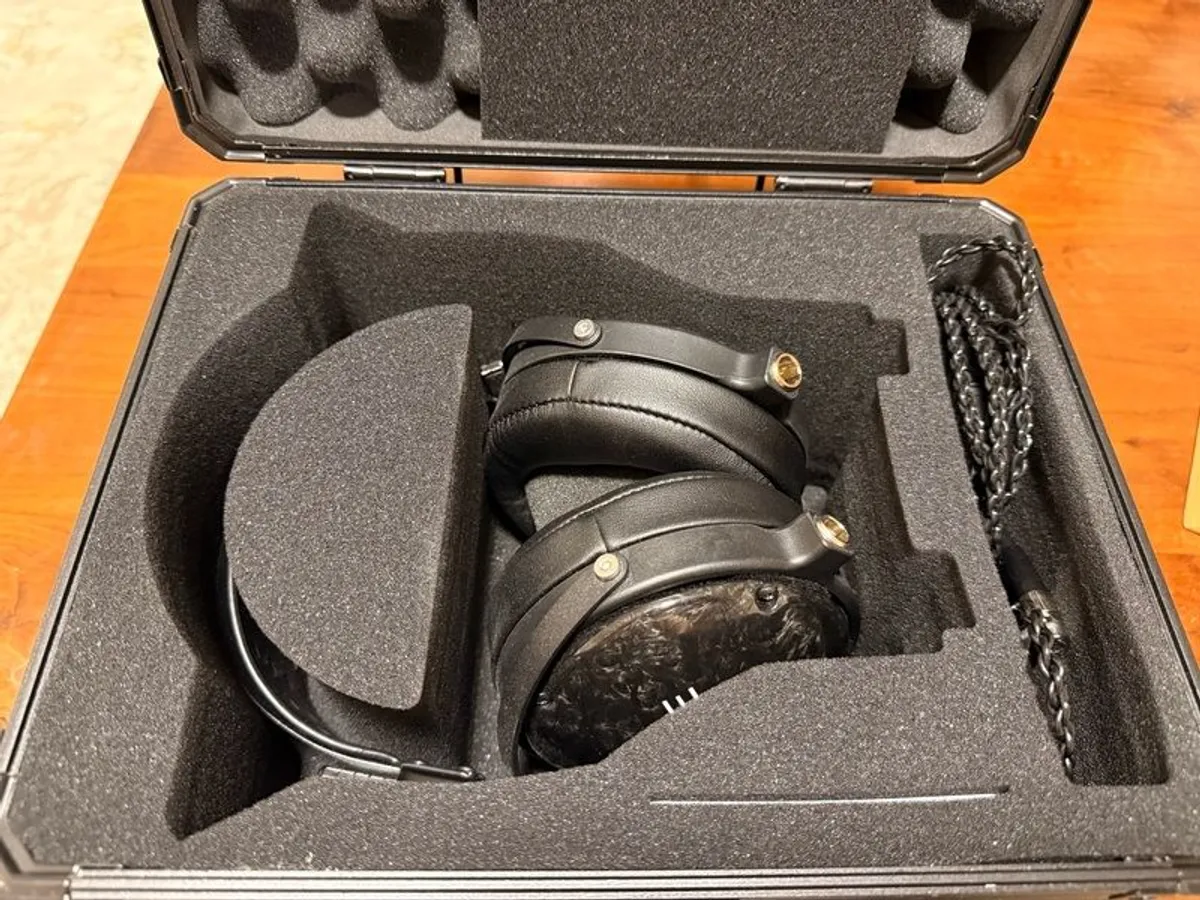 Selling my Audeze LCD-2 Closed Back headphones - Image 2
