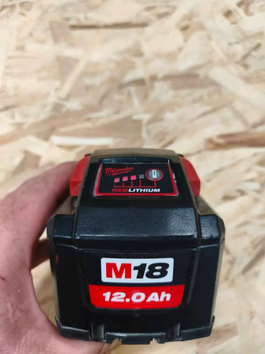 Milwaukee M18 Battery - Image 2