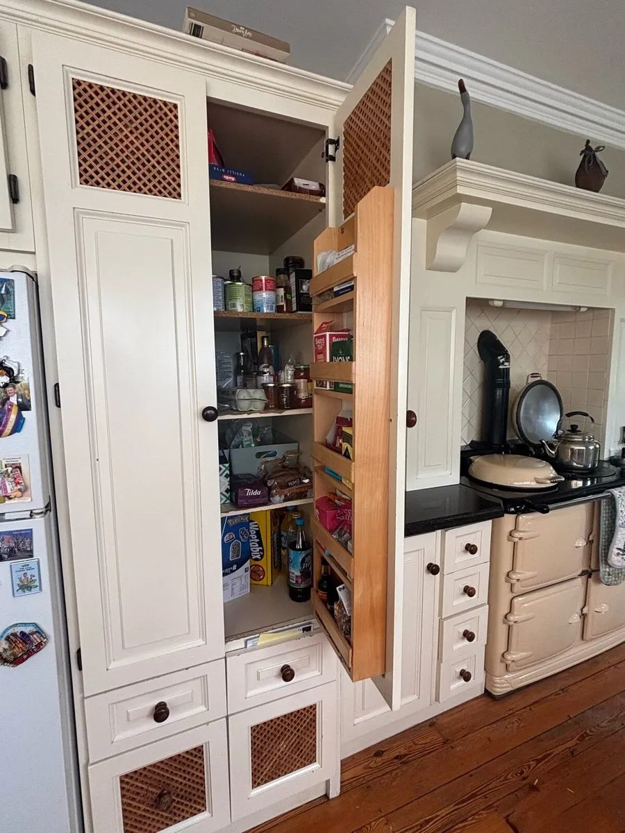 Kitchen, windows, patio doors - Image 4