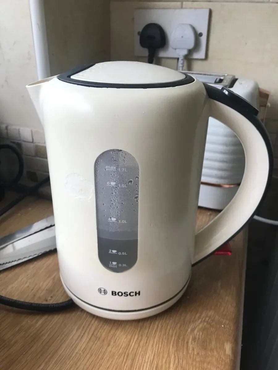 Bosch 1.7 litre Kettle - Image 1