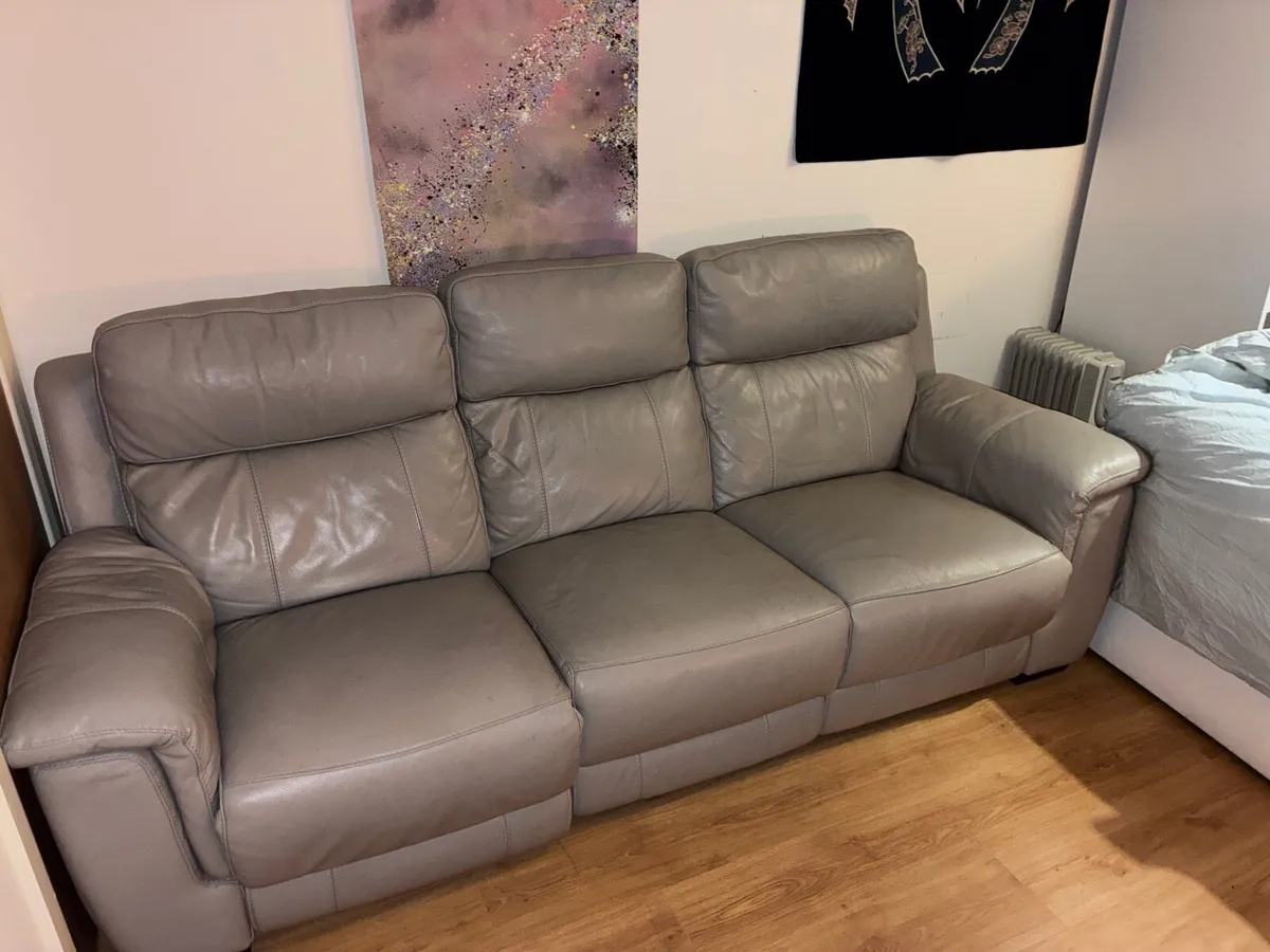 Recliner Couch - Image 2