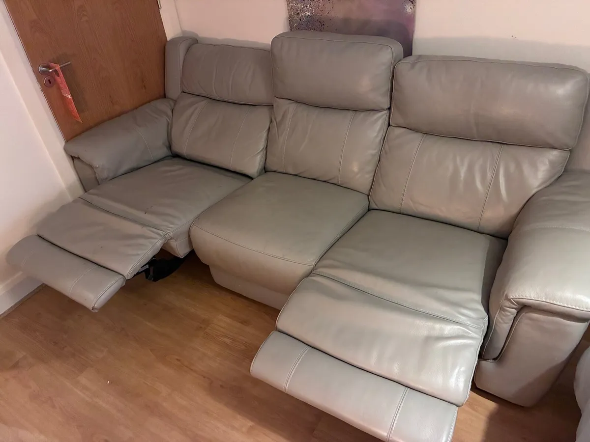 Recliner Couch - Image 3