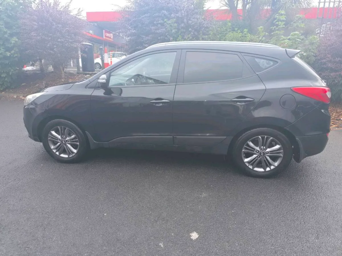 Hyundai ix35 Black Edition "RARE AUTOMATIC TOP SPE - Image 2