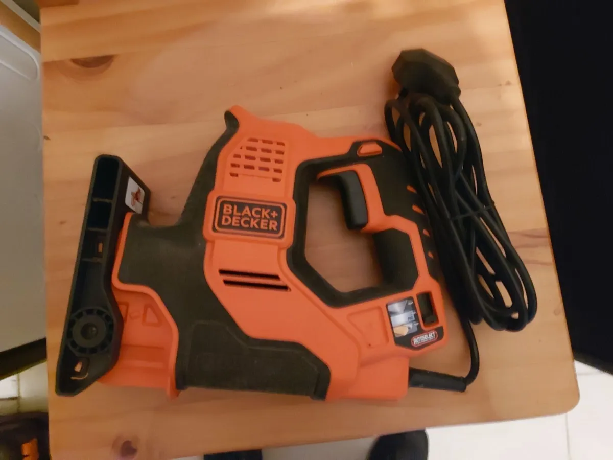 Black & Decker RS890K-GB Scorpion Powered Hand Saw - Image 3