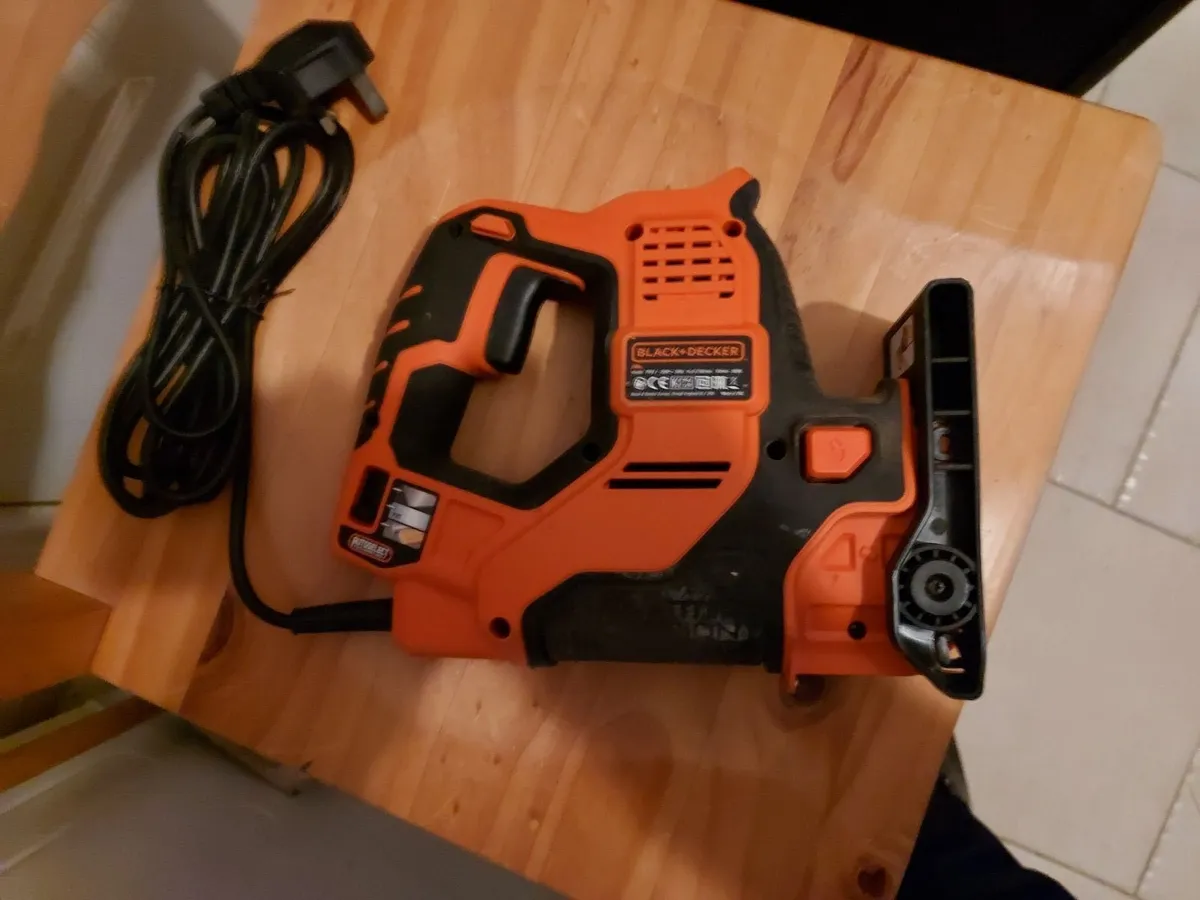 Black & Decker RS890K-GB Scorpion Powered Hand Saw - Image 1