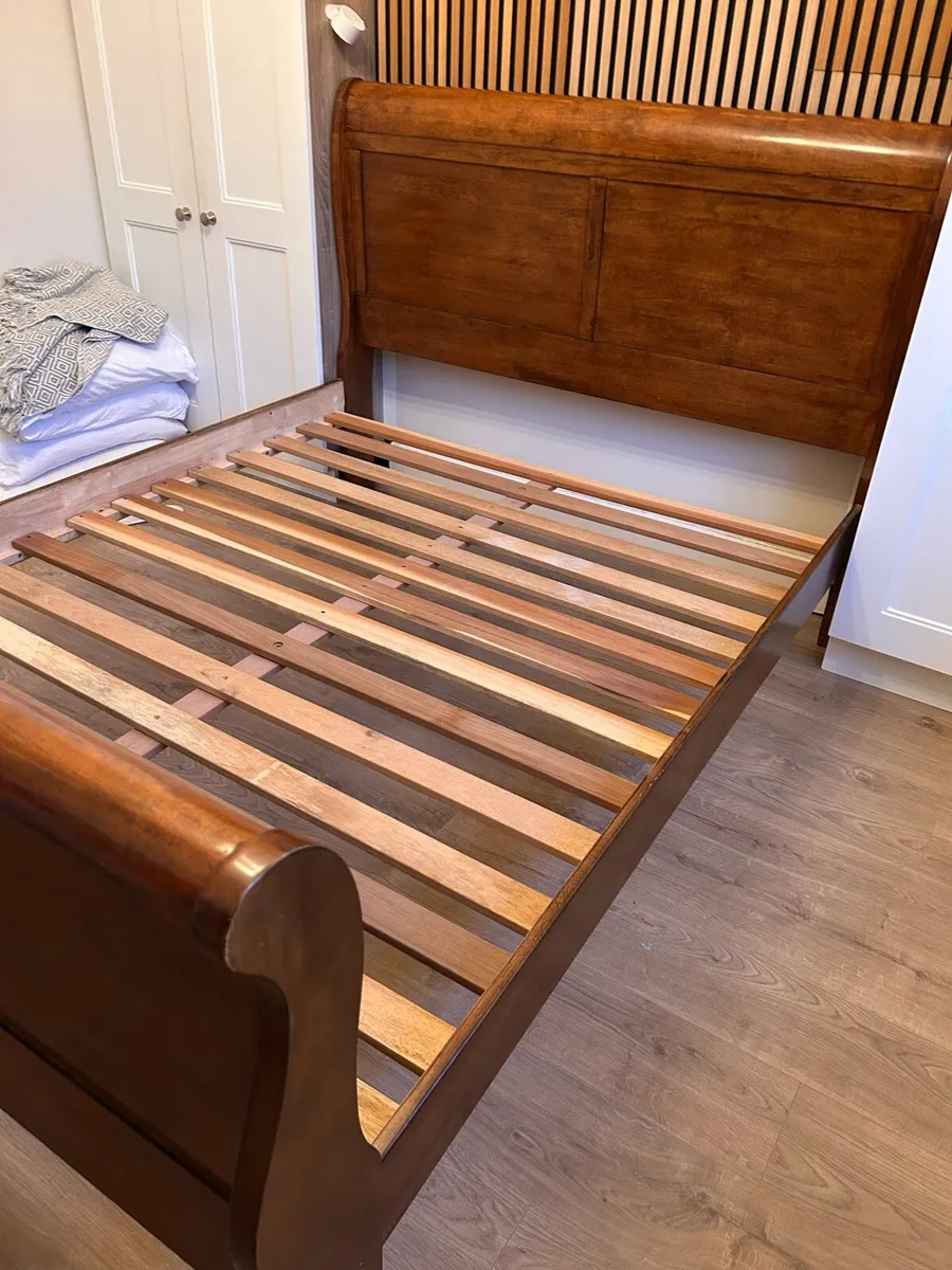 King size bed - Image 3