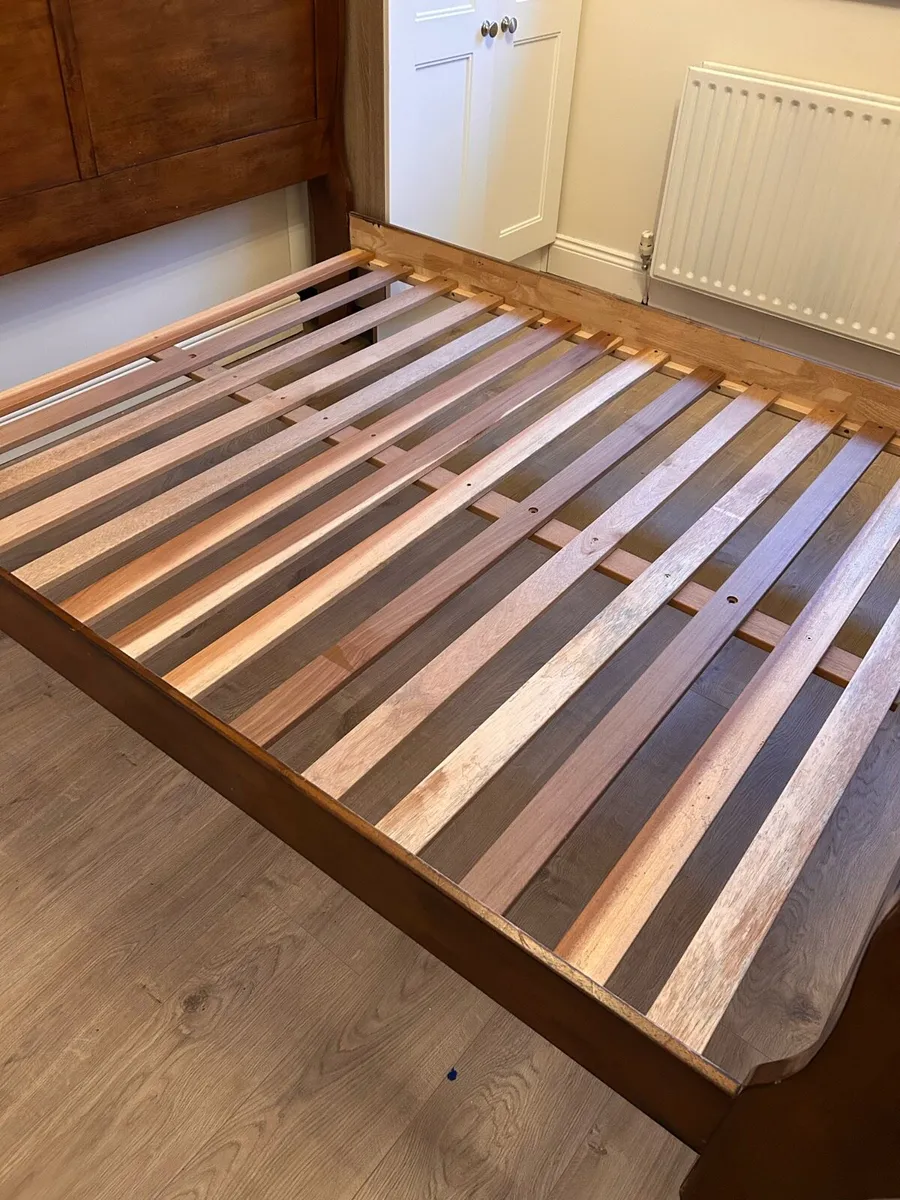 King size bed - Image 4