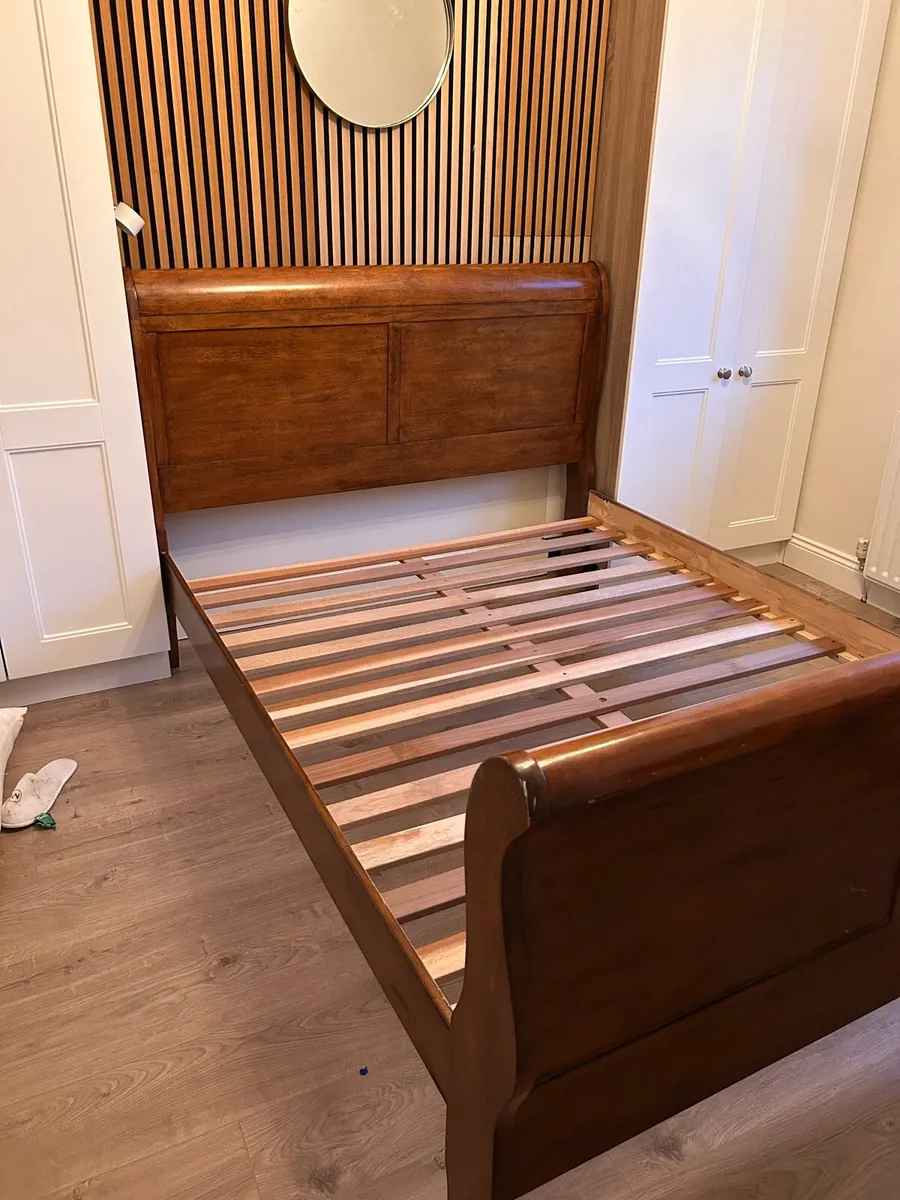 King size bed - Image 1