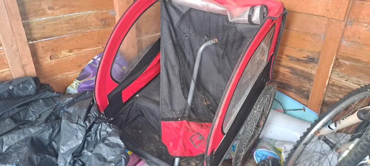Kids bike trailer - Image 1