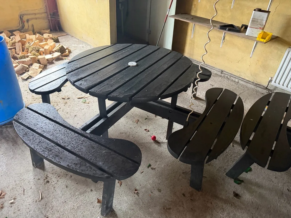 Outdoor furniture - Image 3