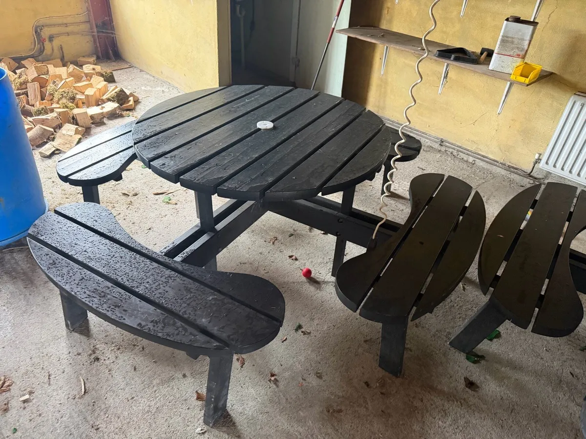 Outdoor furniture - Image 2