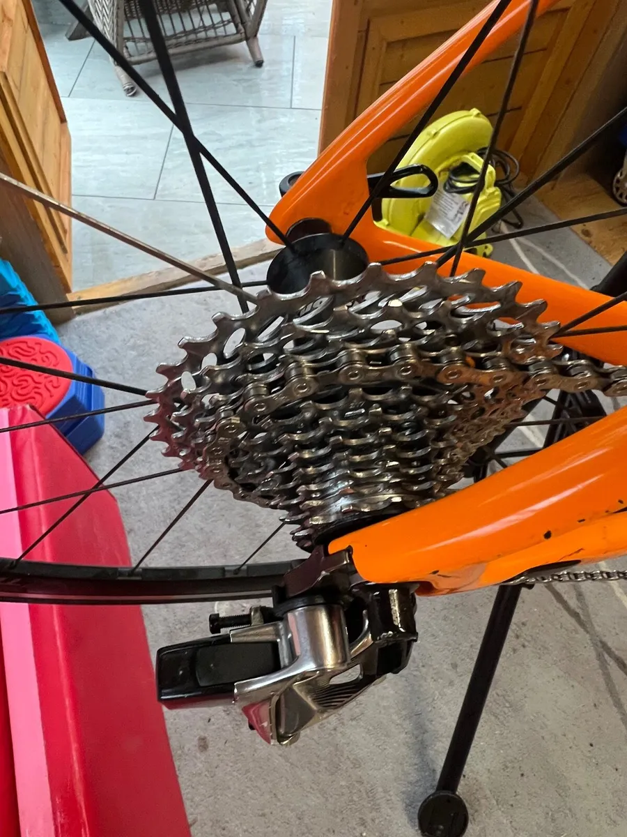 Full carbon race road bike - Image 3