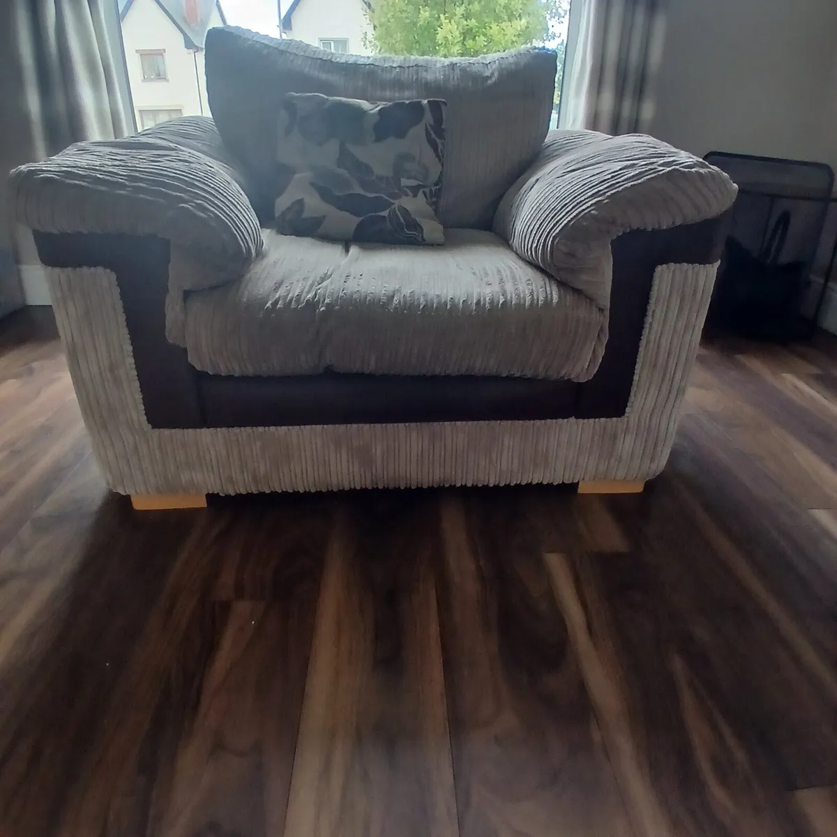 3 Piece Suite - Image 2