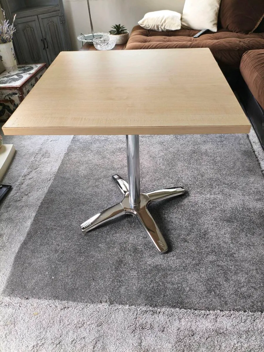 Lovely tidy table,3 ft all round 25 Euro - Image 2