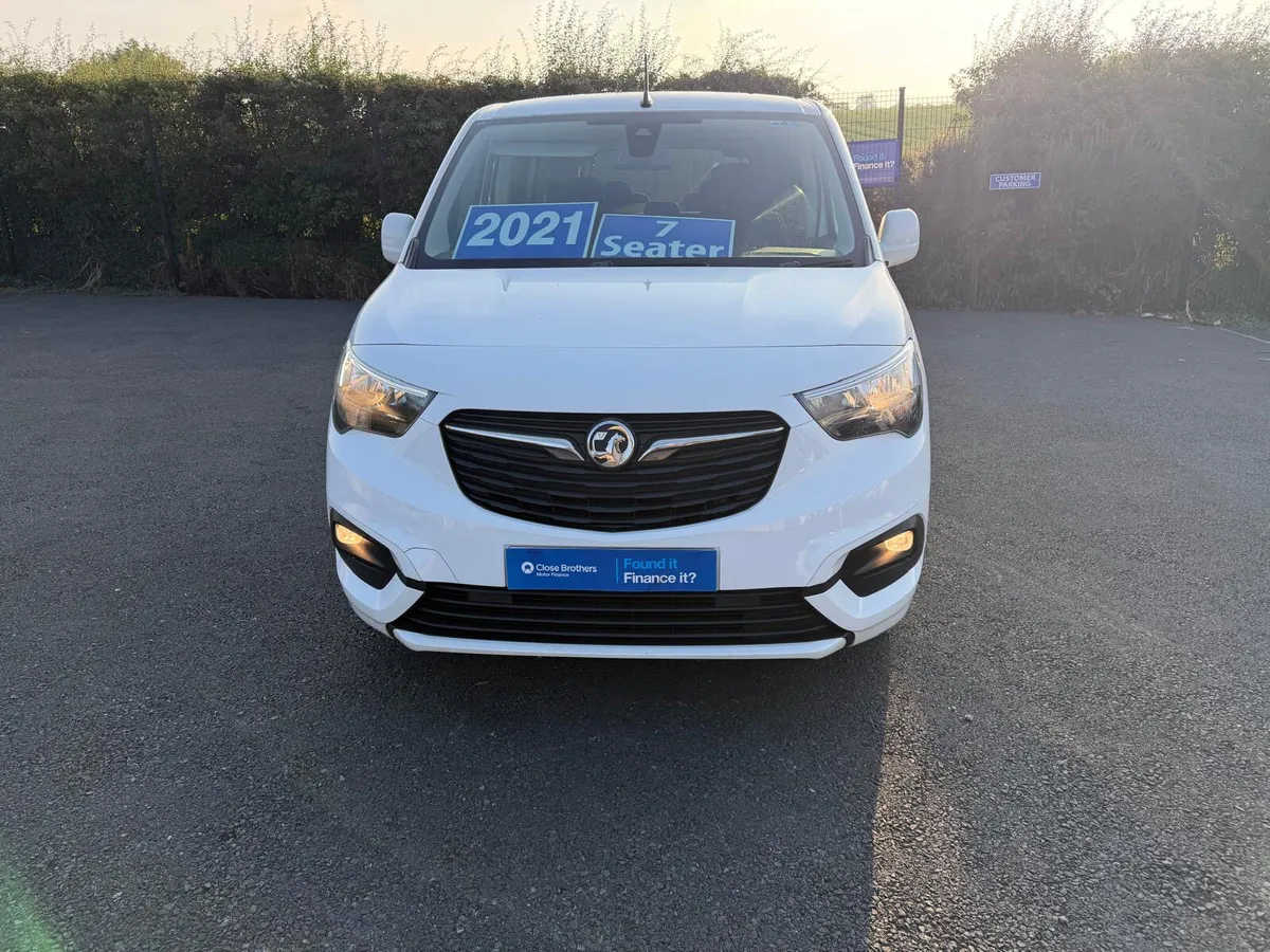 Vauxhall Combo Life 7 Seater - N.I. Registered - Image 2