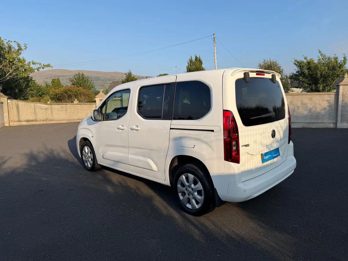Vauxhall Combo Life 7 Seater - N.I. Registered - Image 4