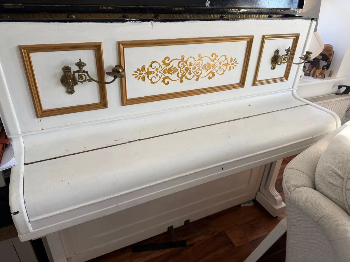 Upright Piano - Image 1