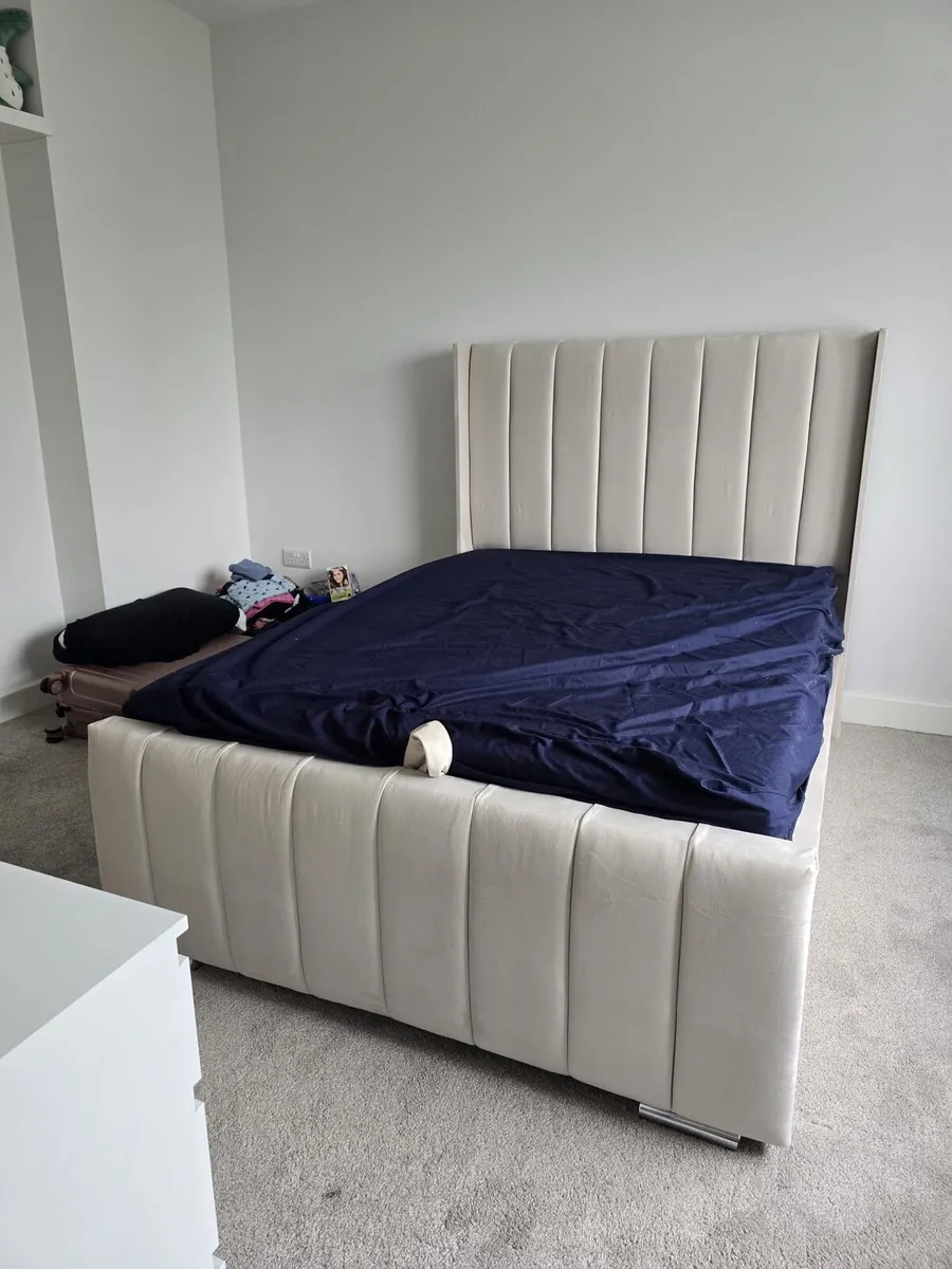 Bed - Image 2