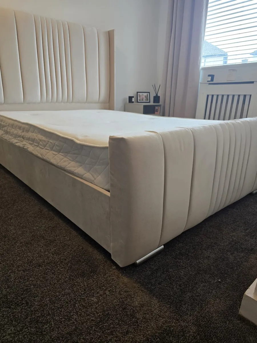 Bed - Image 1