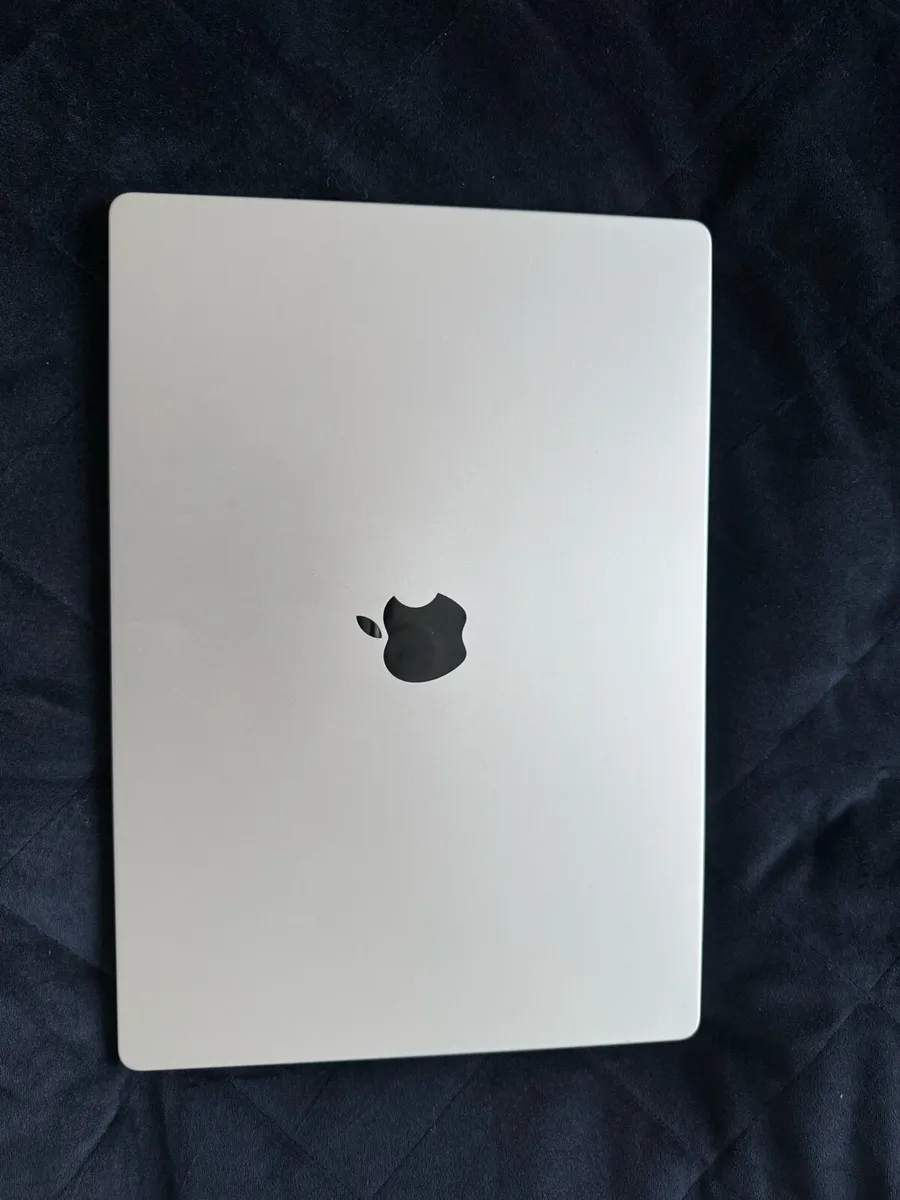 Apple MacBook Pro 16-inch (2021), M1 Max chip - Image 4