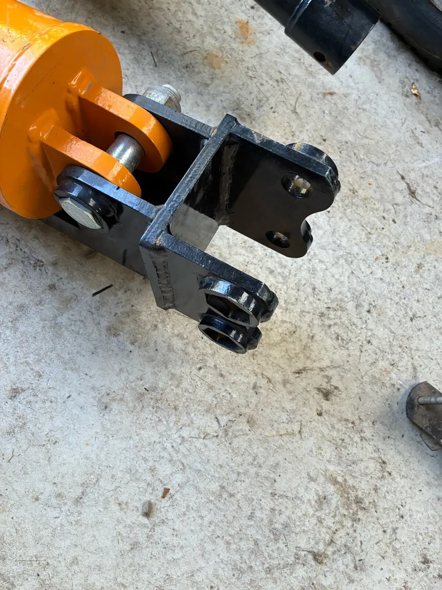 Mini digger augers, trailer ramps - Image 4