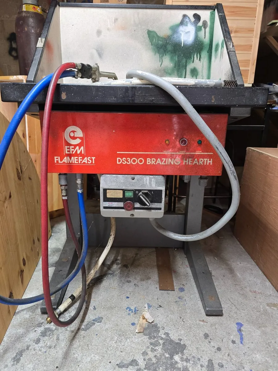 Brazing hearth - Image 1