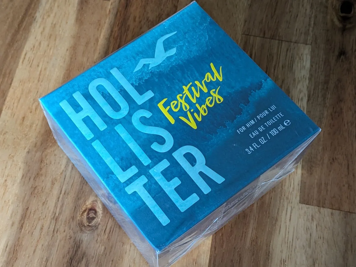 Hollister 'Festival Vibes' Eau De Toilette. 100ml - Image 2