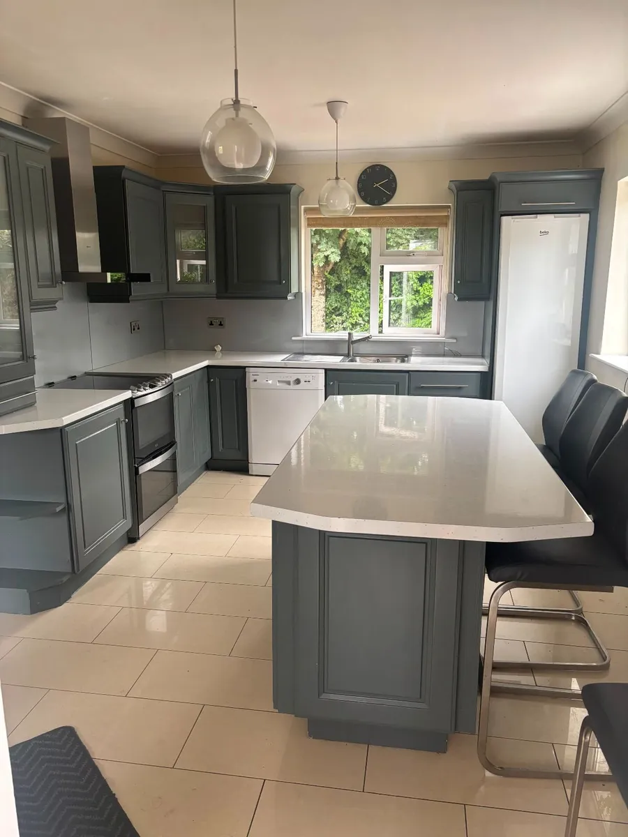 Full Kitchen cabinets set, Oven  & Island Unit - Image 1