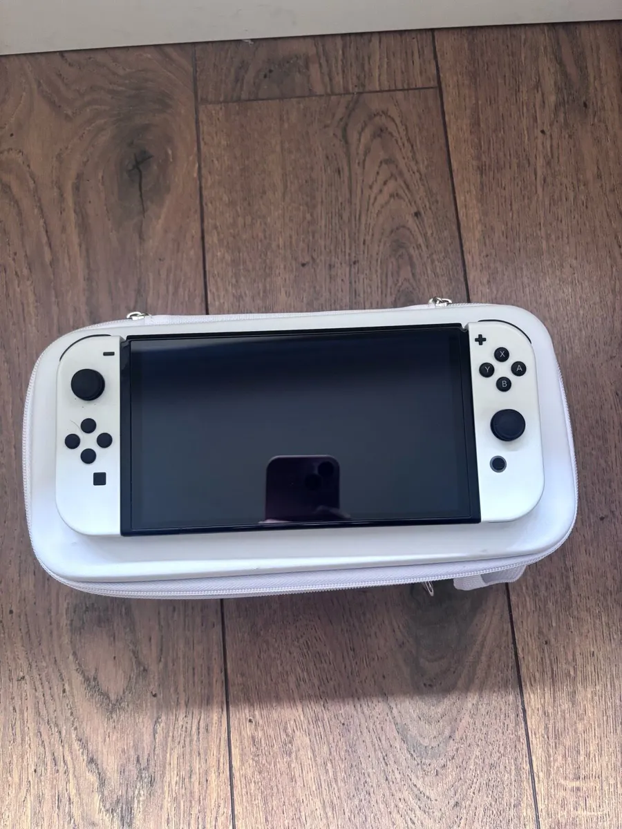 Nintendo switch OLED - Image 1