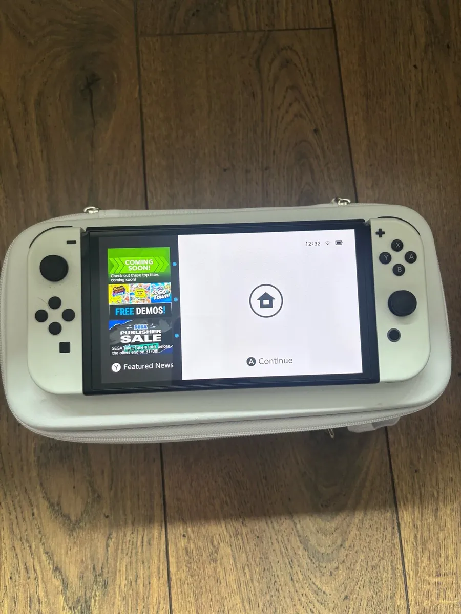 Nintendo switch OLED - Image 2