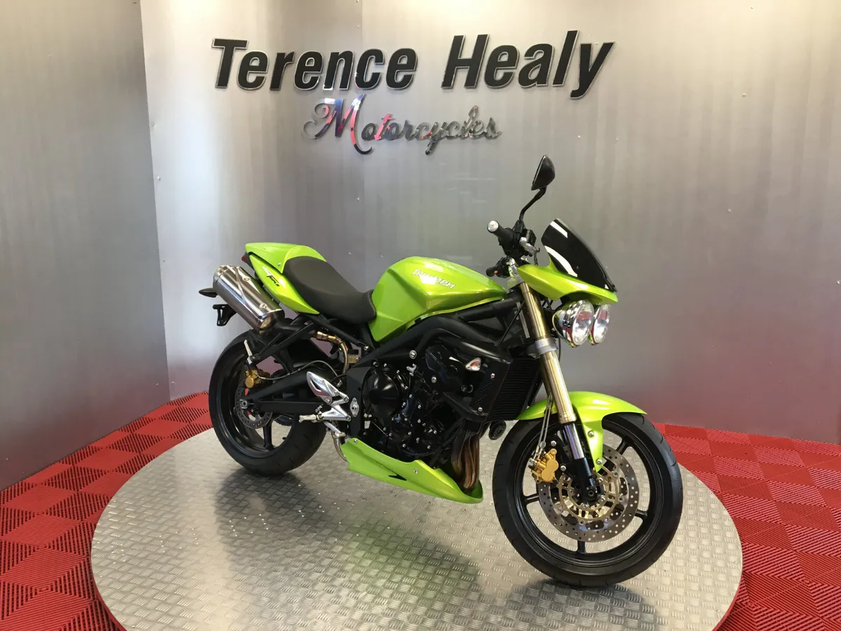2008 Triumph Street Triple 675 ''LIKE NEW'' - Image 1