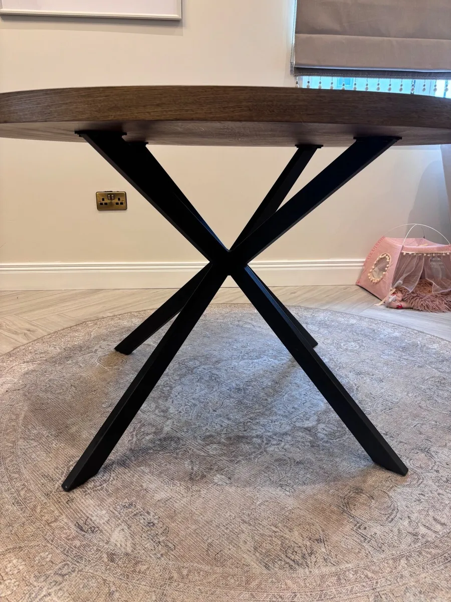 Dining table - Image 2