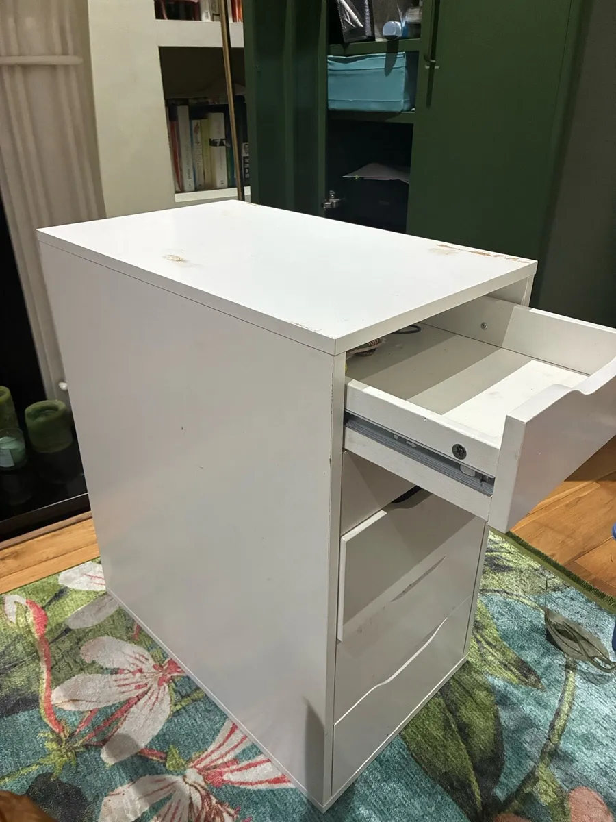 Office drawers - Image 1