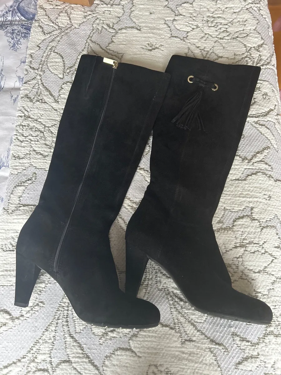 Black suede boots from Bandelino - Image 1