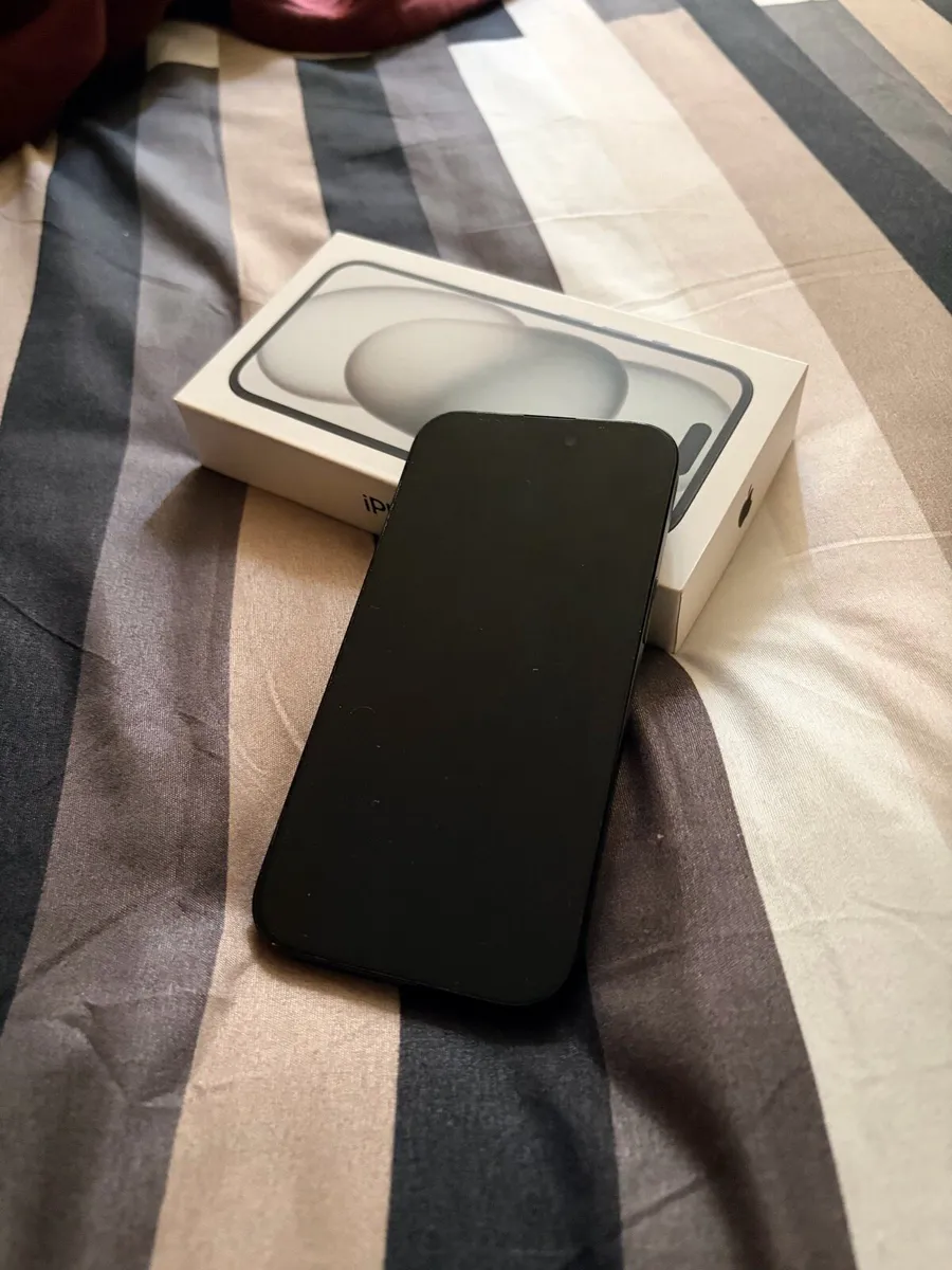 iPhone 15 128GB - Image 1