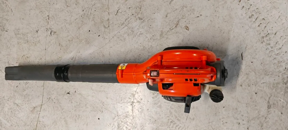 Husqvarna leaf blower - Image 2