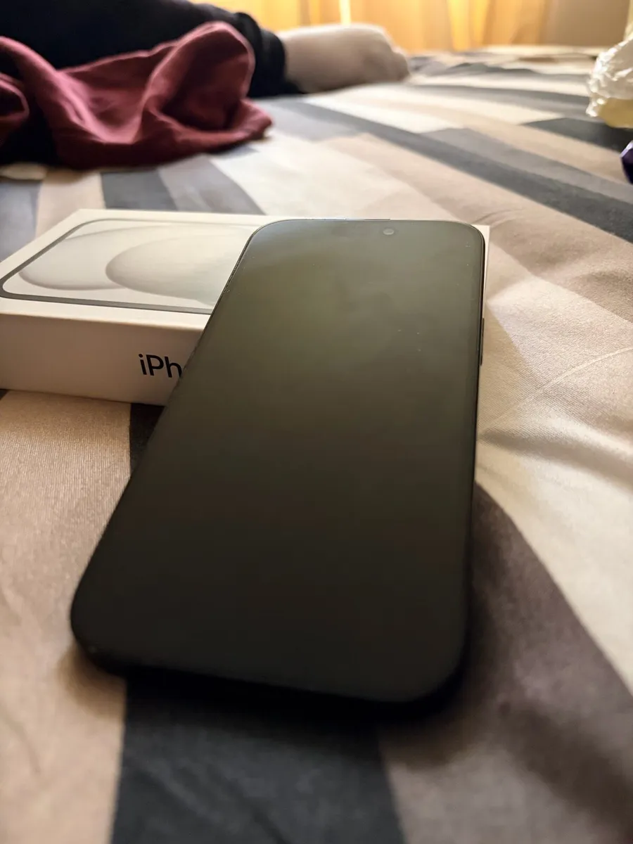 iPhone 15 128GB - Image 4