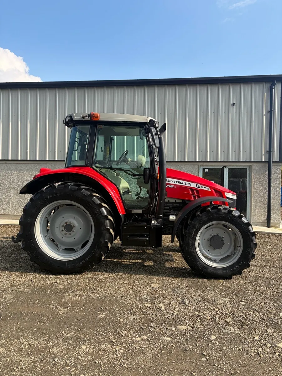 2018 Massey Ferguson 5712S - Image 1