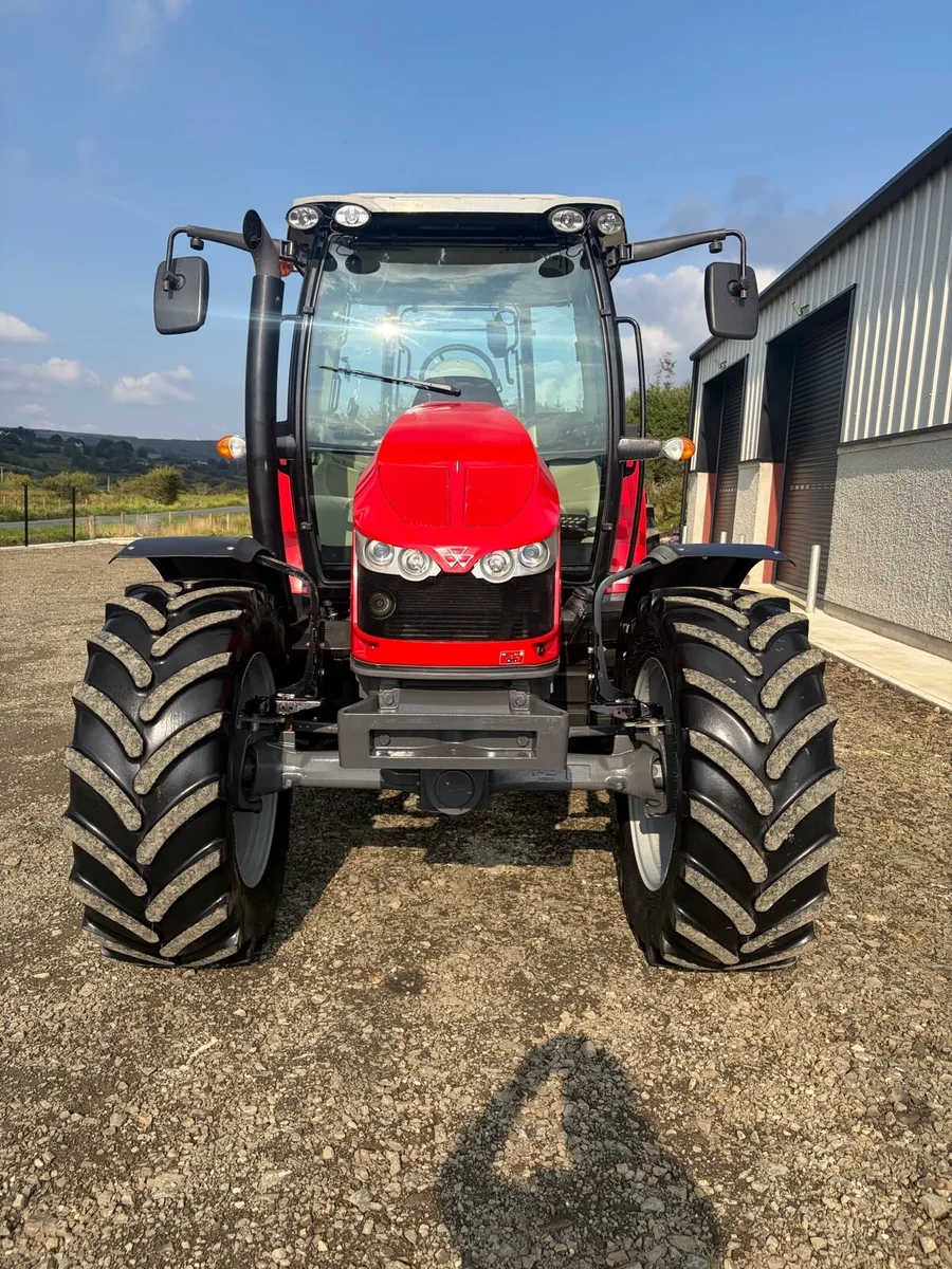 2018 Massey Ferguson 5712S - Image 3