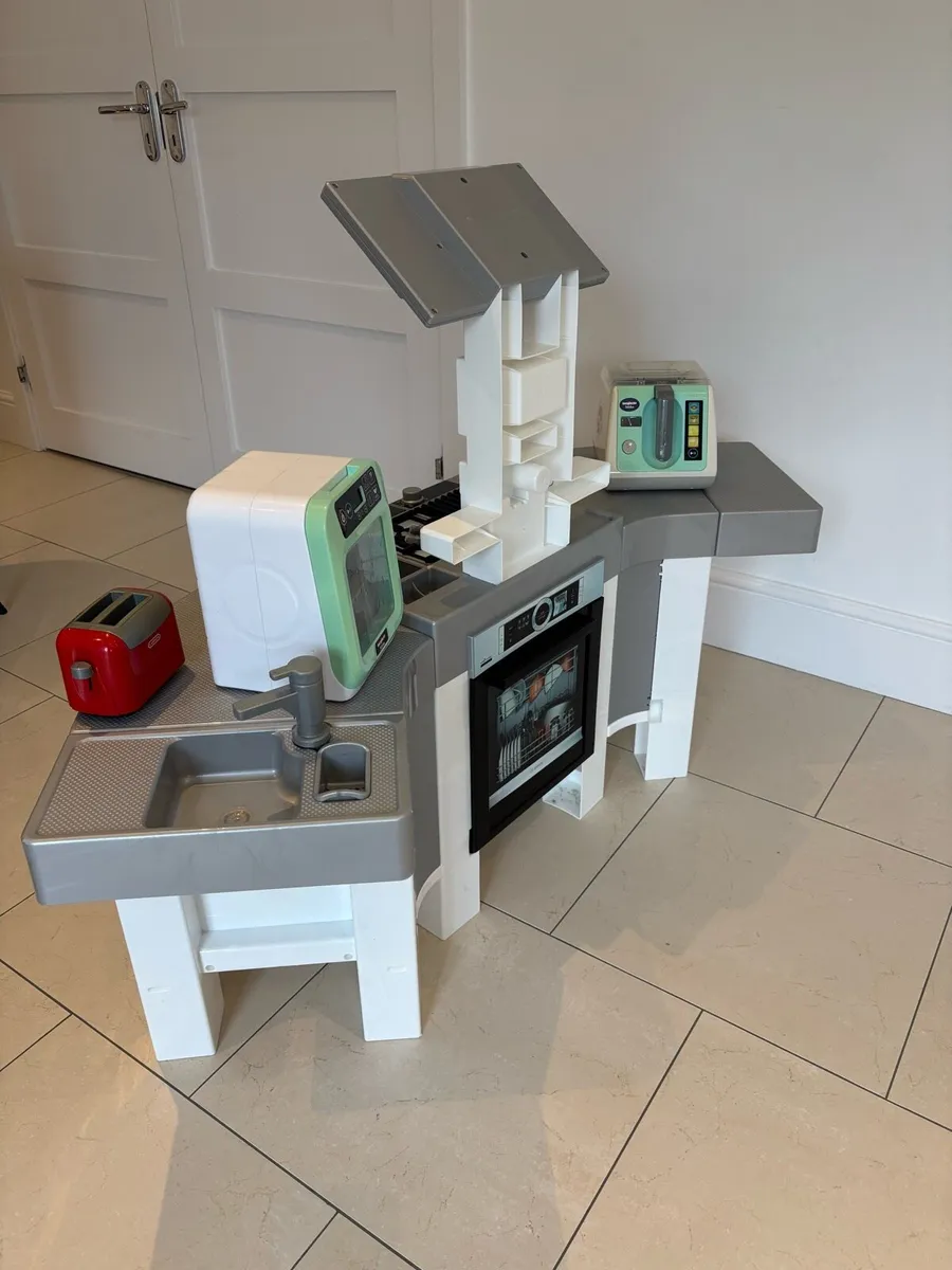 Child’s Kitchen and accessories - Image 4
