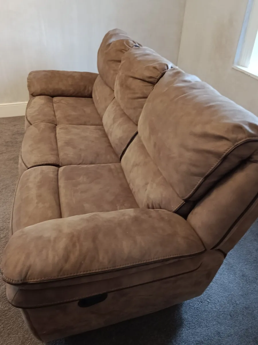3 seater recliner couch - Image 2