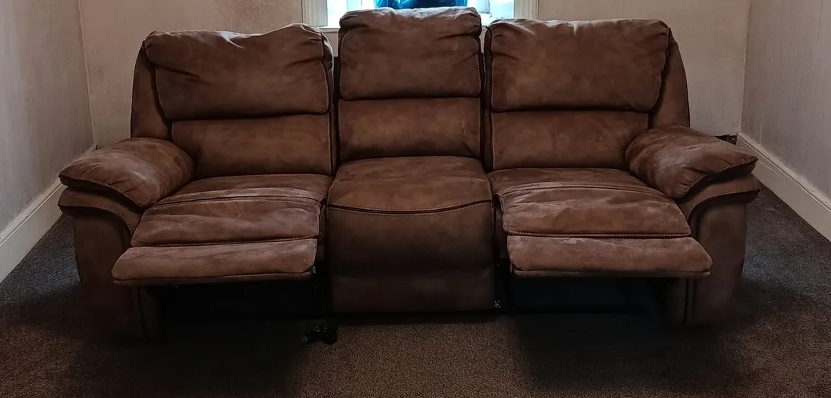 3 seater recliner couch - Image 3
